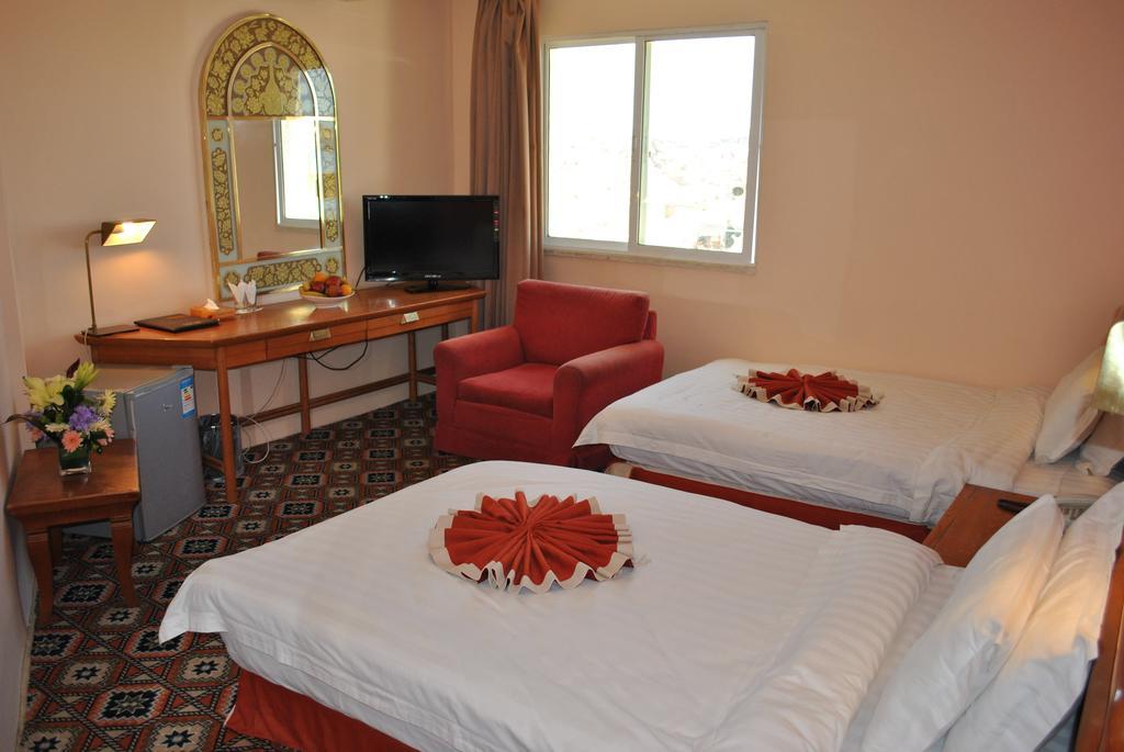 Candles Hotel Wadi Musa Exterior foto
